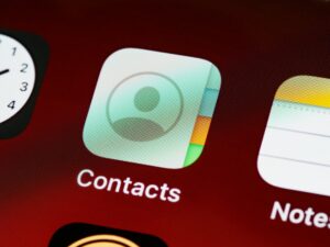 Read more about the article Fix your contacts not saving issue in minutes